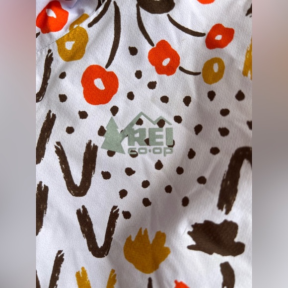 NWOT! Never worn! REI Purple and Pink Raincoat with Hood and Full-Length Zipper - Picture 5 of 13